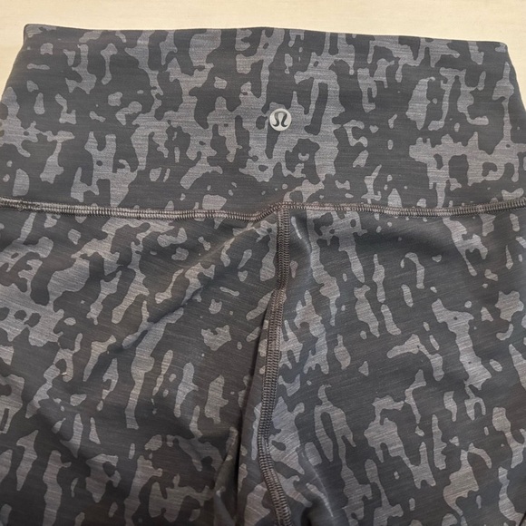Lululemon Wunder Train High-Rise Tight 25” Gray Camo Print Leggings Size 6 - Picture 6 of 12